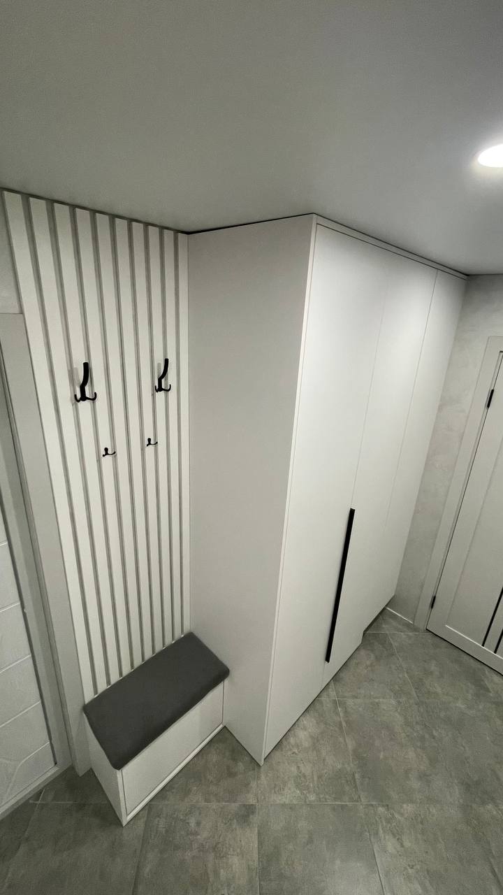 Угловой шкаф с рабочим столом